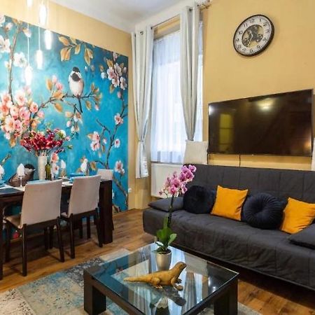 Cherry Blossom Designer Apartment In The Center With Free Parking บูดาเปสต์ ภายนอก รูปภาพ