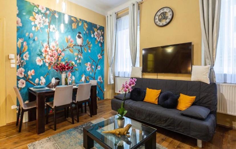 Cherry Blossom Designer Apartment In The Center With Free Parking บูดาเปสต์ ภายนอก รูปภาพ